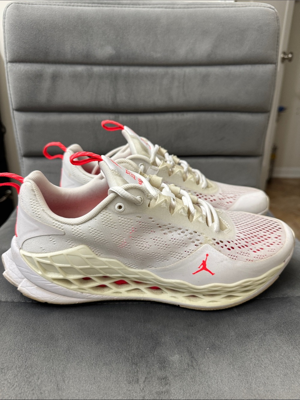 Jordan Men’s White and Orange Trunning Sneakers
